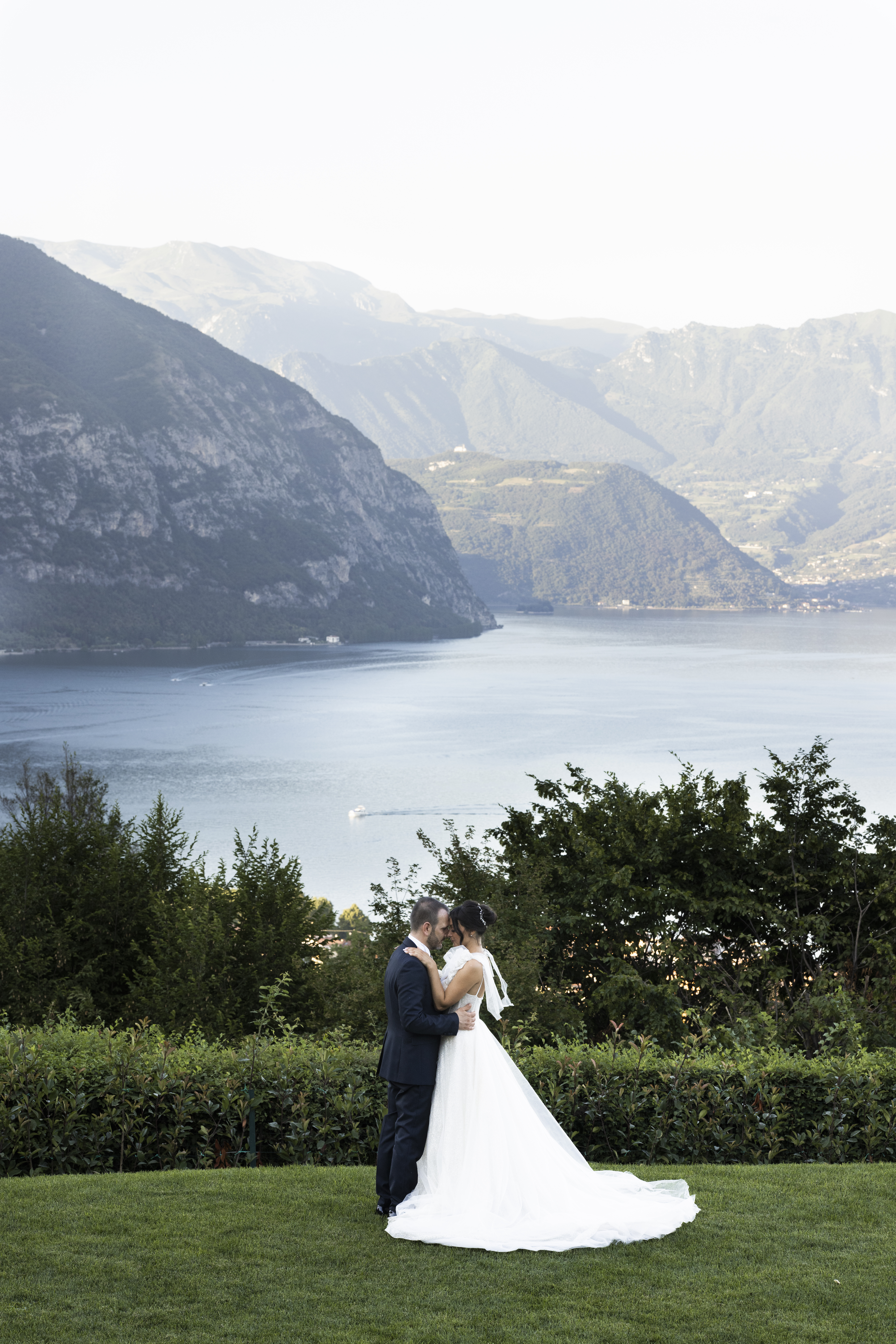 Immagine articolo: Sposarsi sul *Lago d’Iseo*: guida completa alle location e all’organizzazione