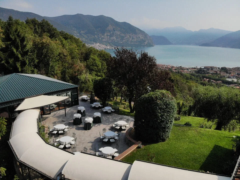 Vista del lago di iseo dal gazebo di Dimora La Catilina in Franciacorta